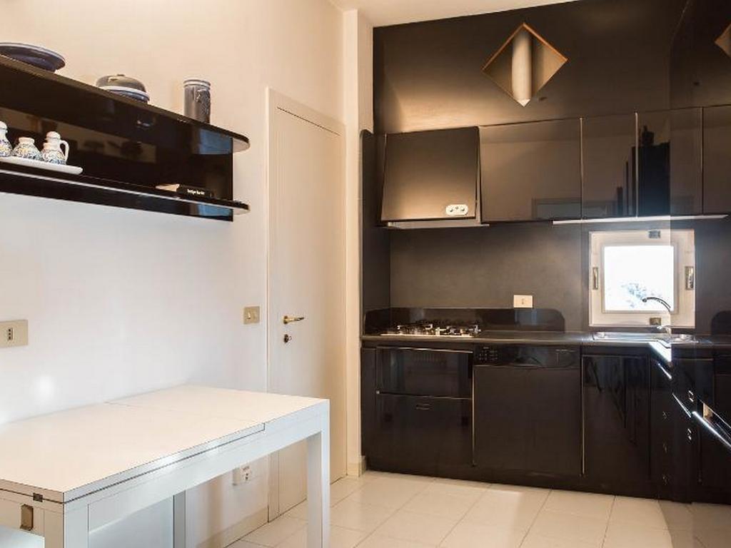 Roomy Apartment Duomo & San Babila Milán Exterior foto